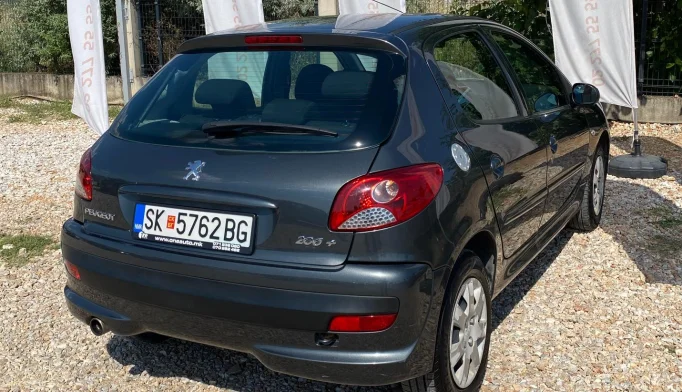 Peugeot 206  - 2012